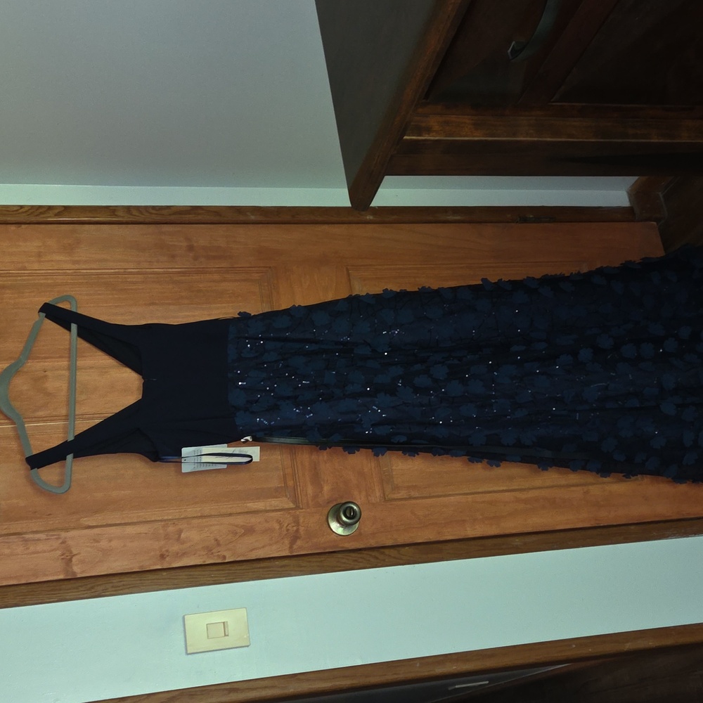NWT Elisa J Belted Floral Gown , Size 4, In Navy - Picture 5 of 6